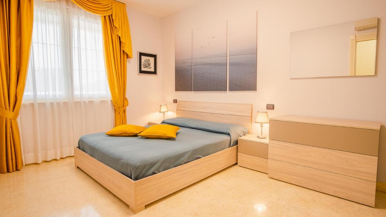 Relais Du Lac Loft - Italian Homing デセンツァーノ・デル・ガルダ エクステリア 写真