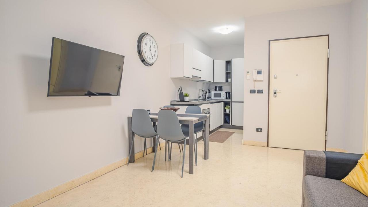 Relais Du Lac Loft - Italian Homing デセンツァーノ・デル・ガルダ エクステリア 写真